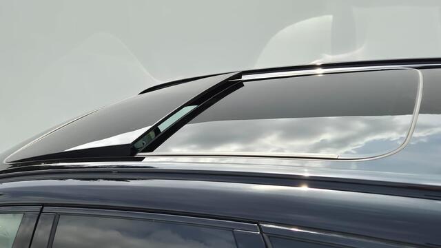 Volvo XC60 2.0 T8 Ultra Dark PheV AWD 360 Camera - 21"Licht metaal - Standkachel