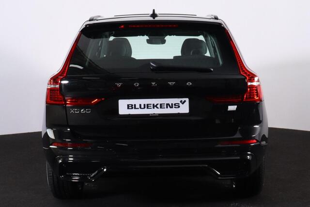 Volvo XC60 Recharge T6 AWD Ultimate Dark - Panorama/schuifdak - IntelliSafe Assist & Surround - 360° Camera - Harman/Kardon audio - Verwarmde voorstoelen, stuur & achterbank - Parkeersensoren voor & achter - Elektr. bedienb. voorstoelen met geheugen - Head up displa