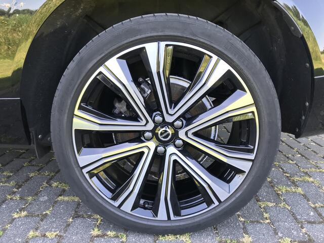 Volvo XC60 2.0 T6 Plug-in hybrid AWD R-Design | Rijklaar incl 12 mnd Bovag | M2022 Panoramadak Trekhaak Harman/Kardon Headup