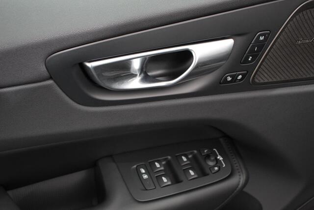 Volvo XC60 2.0 T6 Plug-in hybrid AWD Plus Dark Volvo XC60 2.0 Recharge T6 AWD Plus Dark | Leder | Navigatie | Google | Harman Kardon | Panorama dak | Lichtmetalen Velgen 19" | Dab | Stoelverwarming | Camera | Led
