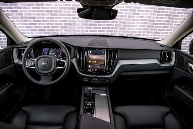 Volvo XC60 T6 Recharge AWD Ultimate Bright | Long Range | Parkeerverwarming | Head-up Display | 360° Camera | Stoel-/stuur-/achterbankverwarming | Elektr. stoelverstelling met geheugen | Keyless entry | Google Maps navi