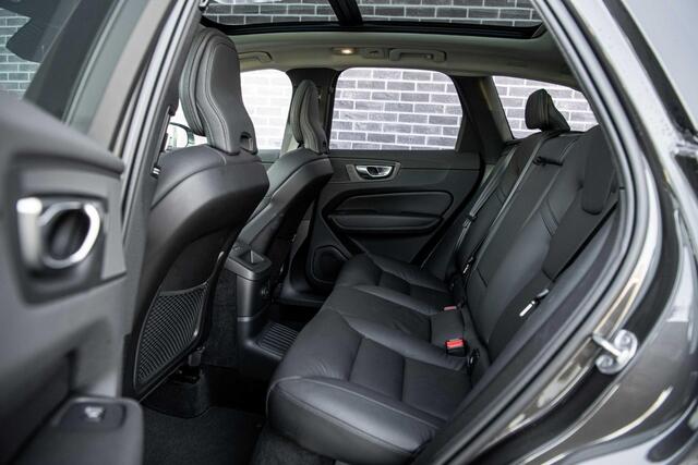 Volvo XC60 T6 Recharge AWD Ultimate Bright | Long Range | Parkeerverwarming | Head-up Display | 360° Camera | Stoel-/stuur-/achterbankverwarming | Elektr. stoelverstelling met geheugen | Keyless entry | Google Maps navi