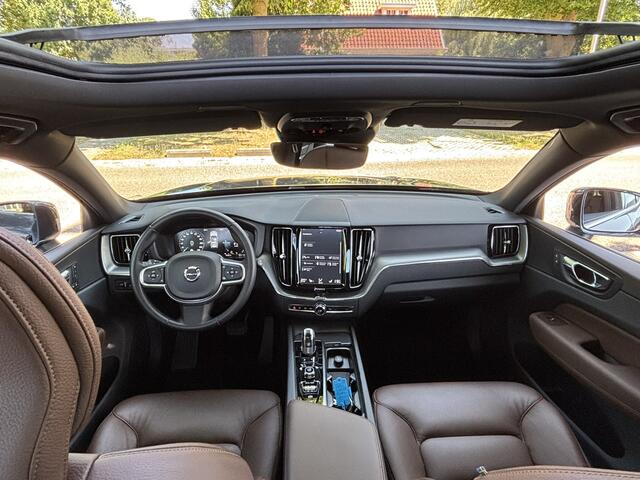 Volvo XC60 T8 AWD Leder Luchtvering DAB Pilot Assist Pano