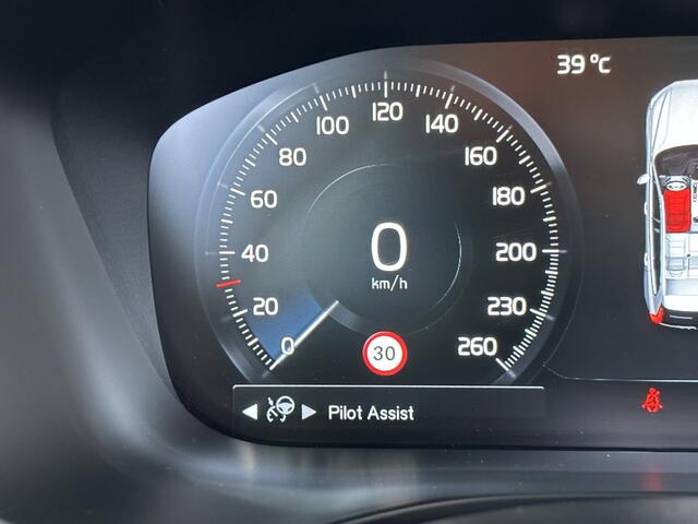 Volvo XC60 T8 AWD Leder Luchtvering DAB Pilot Assist Pano