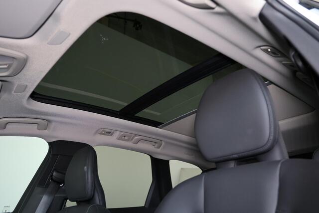 Volvo XC60 T6 Recharge AWD Core Bright - LONG RANGE - Panorama/schuifdak - IntelliSafe Assist & Surround - Adaptieve LED koplampen - Parkeercamera achter - Verwarmde voorstoelen, stuur & achterbank - Parkeersensoren voor & achter - Draadloze tel. lader - Standkachel