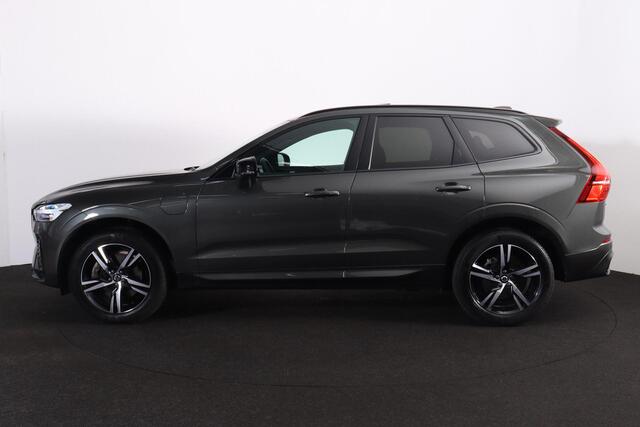Volvo XC60 T6 Recharge AWD R-Design - LONG RANGE - Panorama/schuifdak - IntelliSafe Assist - Harman/Kardon audio - Adaptieve LED koplampen - Parkeercamera achter - Verwarmde voorstoelen, stuur & achterbank - Parkeersensoren voor & achter - Elektr. bedienb. voorstoel