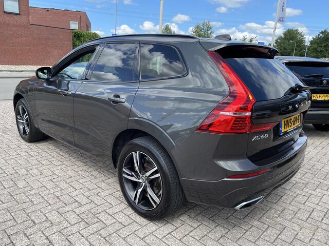 Volvo XC60 2.0 T6 Plug-in hybrid 340 pk AWD R-Design Trekhaak Panoramadak Camera Bliss Full Led Koplampen Harman Kardon Audio Stoel+ stuur + voorruitverwarming 1e Eigenaar Pine Grey Metallic