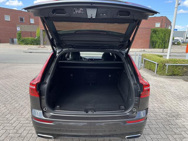Volvo XC60 2.0 T6 Plug-in hybrid 340 pk AWD R-Design Trekhaak Panoramadak Camera Bliss Full Led Koplampen Harman Kardon Audio Stoel+ stuur + voorruitverwarming 1e Eigenaar Pine Grey Metallic