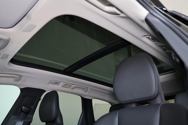 Volvo XC60 T6 Recharge AWD Core Bright - LONG RANGE - Panorama/schuifdak - IntelliSafe Assist & Surround - Adaptieve LED koplampen - Parkeercamera achter - Verwarmde voorstoelen, stuur & achterbank - Parkeersensoren voor & achter - Draadloze tel. lader - Standkachel