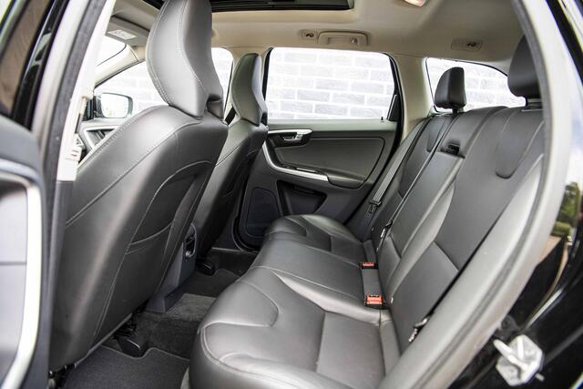 Volvo XC60 2.0 T5 FWD Polar+ | Unieke KM-Stand | Memorystoel | Panoramadak | Navigatie | Afneembare trekhaak |