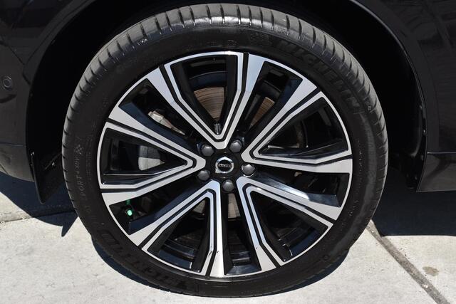 Volvo XC60 2.0 T6 Plug-in hybrid AWD Plus Bright | TREKHAAK | SCHUIF/KANTELDAK | 360 CAMERA | STUUR/STOELVERWARMING | LEDER | HARMAN KARDON | CRUISE CONTROL | CLIMATE CONTROL | PDC | LMV