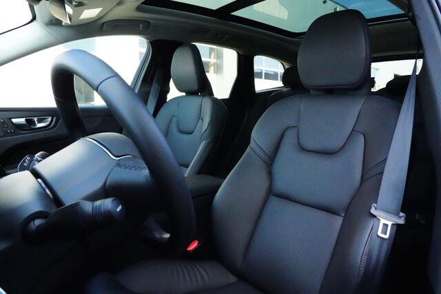 Volvo XC60 2.0 T6 Plug-in hybrid AWD Plus Dark 350pk Panoramadak/HarmanKardonn/360Camera