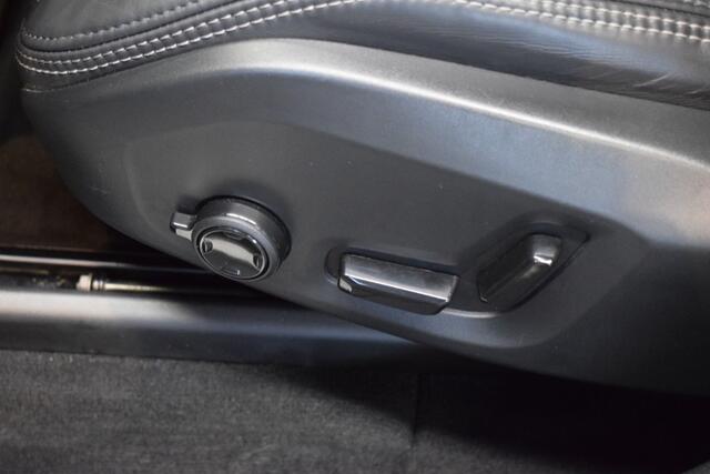 Volvo XC60 2.0 D4190pk AUT8 R-Design Trekhaak 2300kg/Leer/ stoelverw en koeling/ Adaptive Cruise/