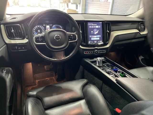 Volvo XC60 T8 Twin Engine AWD Inscription | Luchtvering | Panoramadak | ACC | Trekhaak | BLIS | Stoel+Stuurverwarming