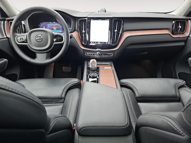 Volvo XC60 Recharge T6 AWD Ultimate Bright | Luchtvering | 360° camera | Bowers & Wilkins | Trekhaak |