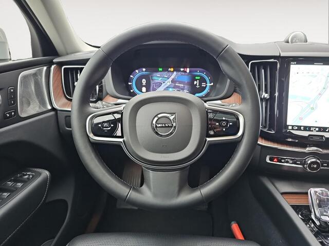 Volvo XC60 Recharge T6 AWD Ultimate Bright | Luchtvering | 360° camera | Bowers & Wilkins | Trekhaak |