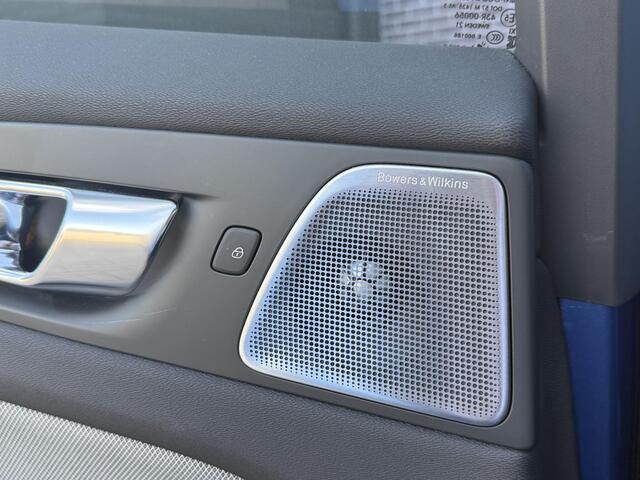 Volvo XC60 2.0 Recharge T8 AWD R-Design | Bowers & Wilkins | Polestar engineerd | DAB | HUD | Blis | Panorama Schuifdak | 360° camera | Memory | Keyless |
