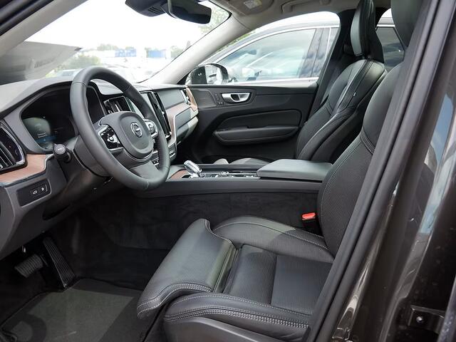Volvo XC60 2.0 T8 Plug-in hybrid AWD Plus Dark (335kW/455PK) FULL OPTION (PANO / TREKH) ** 1e EIG - Ex VOLVO) ** INFORMEER OOK NAAR ONZE AANTREKKELIJKE FINANCIAL-LEASE TARIEVEN **