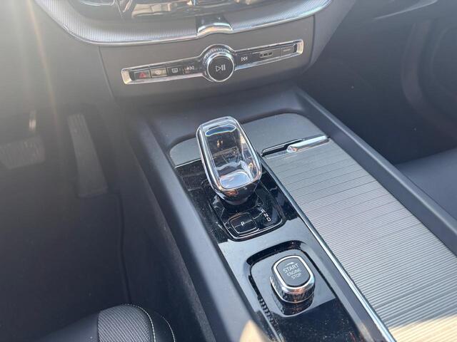 Volvo XC60 T6 Plug-in hybrid AWD Plus Bright Panoramadak | Leder | Memory | Trekhaak