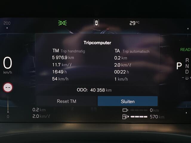 Volvo XC60 2.0 T6 Plug-in hybrid AWD Ultra Dark / Trekhaak / Pano. dak / 360 camera / Head-up display / Elek. verstelbare stoelen / Stuur + stoelverwarming / BLIS / Harman Kardon /