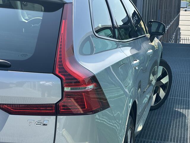 Volvo XC60 2.0 T6 Plug-in hybrid AWD Ultra Dark / Trekhaak / Pano. dak / 360 camera / Head-up display / Elek. verstelbare stoelen / Stuur + stoelverwarming / BLIS / Harman Kardon /