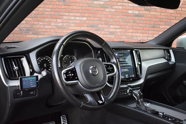 Volvo XC60 T5 252PK R-Design | Trekhaak | IntelliSafe Assist | Business Pack