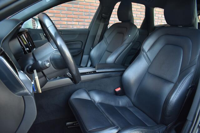 Volvo XC60 T5 252PK R-Design | Trekhaak | IntelliSafe Assist | Business Pack