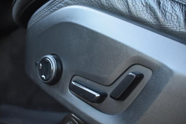 Volvo XC60 T5 252PK R-Design | Trekhaak | IntelliSafe Assist | Business Pack