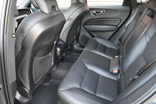 Volvo XC60 T5 252PK R-Design | Trekhaak | IntelliSafe Assist | Business Pack