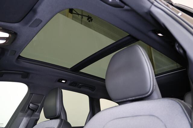 Volvo XC60 T6 Recharge AWD Plus Black Edition - LONG RANGE - Luchtvering - Panorama/schuifdak - IntelliSafe Assist & Surround - 360º Camera - Harman/Kardon audio - Adaptieve LED koplampen - Verwarmde voorstoelen, stuur & achterbank - Parkeersensoren voor & achter - 