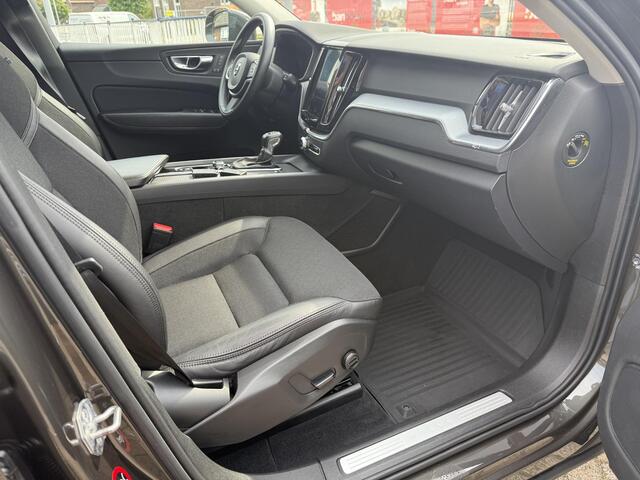 Volvo XC60 2.0 T5 250 pk AWD Momentum Intellisafe Pro-Line
