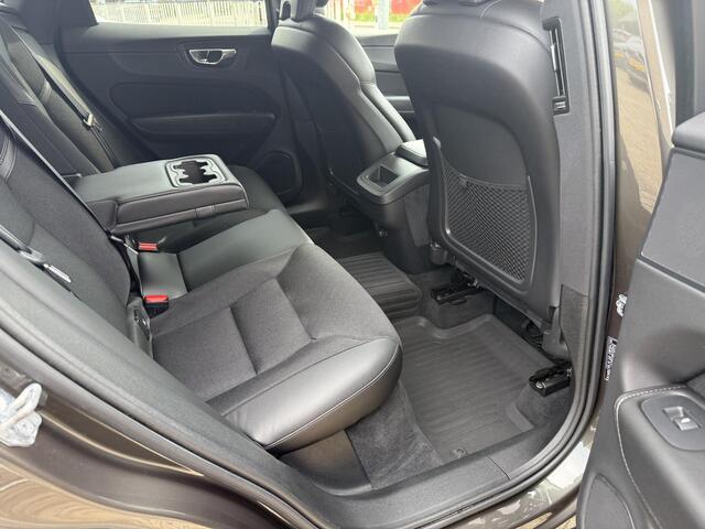 Volvo XC60 2.0 T5 250 pk AWD Momentum Intellisafe Pro-Line