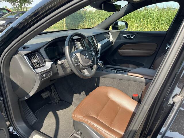 Volvo XC60 2.0 T5 Inscription | Leder | Stoelverwarming | Park.Camera | Verw. Voorruit | Trekhaak |