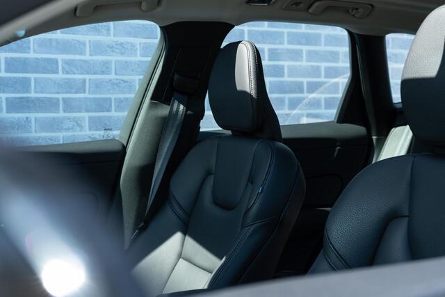 Volvo XC60 T6 Plug-in hybrid AWD Inscription | Navi | Elek. Stoelen | Memory | Stuurverwarming | Adaptieve Cruise | 360 Camera | Dodehoekdetectie | BLIS | Standkachel | LED | Stoelverwarming Voor + Achter | DAB | Voorruit Verwarming | 19" LM