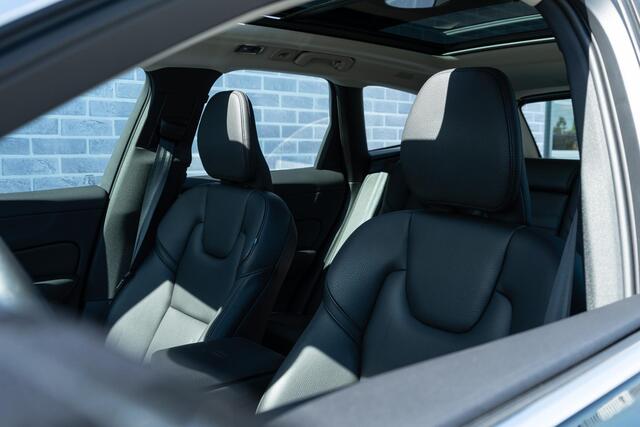 Volvo XC60 T6 Plug-in hybrid AWD Inscription | Navi | Elek. Stoelen | Memory | Stuurverwarming | Adaptieve Cruise | 360 Camera | Dodehoekdetectie | BLIS | Standkachel | LED | Stoelverwarming Voor + Achter | DAB | Voorruit Verwarming | 19" LM