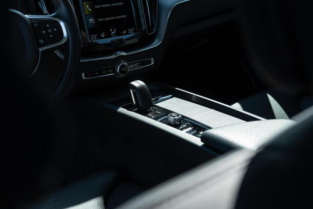 Volvo XC60 T6 Plug-in hybrid AWD Inscription | Navi | Elek. Stoelen | Memory | Stuurverwarming | Adaptieve Cruise | 360 Camera | Dodehoekdetectie | BLIS | Standkachel | LED | Stoelverwarming Voor + Achter | DAB | Voorruit Verwarming | 19" LM