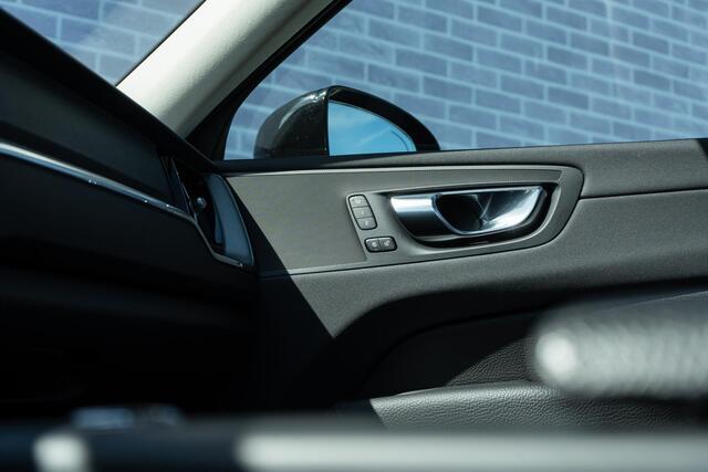 Volvo XC60 T6 Plug-in hybrid AWD Inscription | Navi | Elek. Stoelen | Memory | Stuurverwarming | Adaptieve Cruise | 360 Camera | Dodehoekdetectie | BLIS | Standkachel | LED | Stoelverwarming Voor + Achter | DAB | Voorruit Verwarming | 19" LM