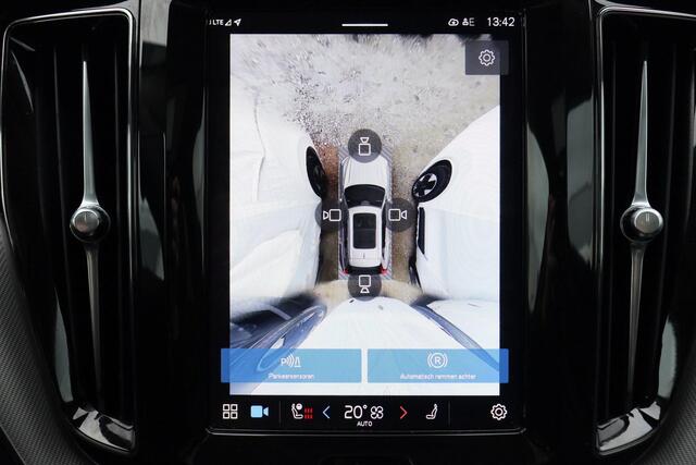 Volvo XC60 Recharge T6 AWD Plus Dark - LONG RANGE - Luchtvering - Panorama/schuifdak - IntelliSafe Assist & Surround - 360º Camera - Harman/Kardon audio - Adaptieve LED koplampen - Verwarmde voorstoelen, stuur & achterbank - Parkeersensoren voor & achter - Elektr. b