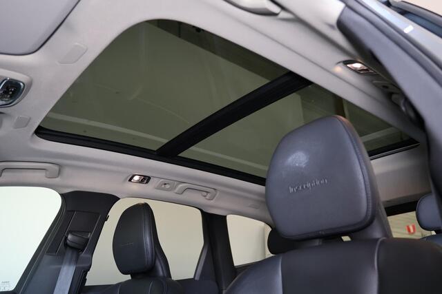 Volvo XC60 T8 Recharge AWD Inscription - Panorama/schuifdak - IntelliSafe Assist - Parkeercamera achter - Parkeersensoren voor & achter - Elektr. bedienb. bestuurdersstoel met geheugen - Extra getint glas - 19' LMV