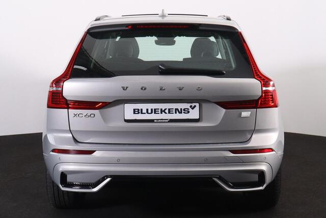 Volvo XC60 T6 Recharge AWD Ultimate Dark - Panorama/schuifdak - IntelliSafe Assist & Surround - 360º Camera - Harman/Kardon audio - Adaptieve LED koplampen - Verwarmde voorstoelen, stuur & achterbank - Parkeersensoren voor & achter - Elektr. bedienb. voorstoelen met