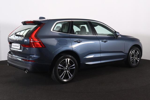 Volvo XC60 T5 Momentum - Parkeercamera achter - Parkeersensoren achter - Apple Carplay & Android Auto - High Performance audio - Cruise control - Elektr. inklapbare trekhaak - 19' LMV