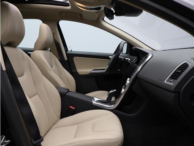 Volvo XC60 T5 Polar+ / Trekhaak / Pan. dak / Adapt. cruise / Standkachel / Stoel+voorruitverwarming
