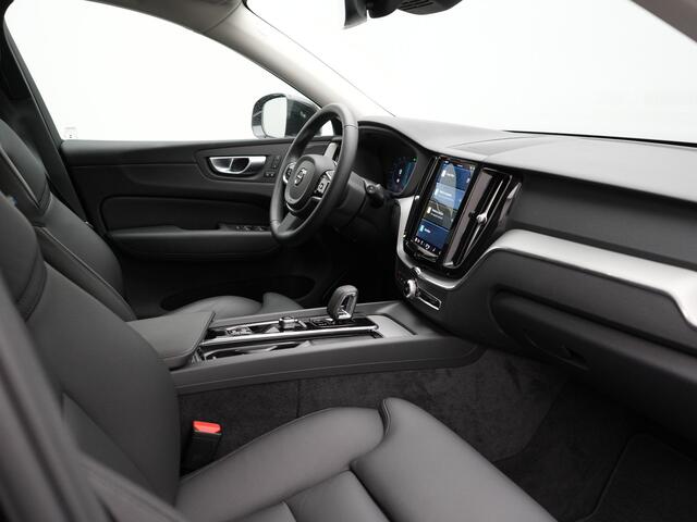 Volvo XC60 2.0 T6 AWD Plus Bright Long Range Plug in Hybrid 350pk Dealer O.H PHEV | Panodak | Adaptive Cruise | Lederen Sportstoelen Memory & Verwarmd | Google Assistent & Maps | Camera | Harman Kardon | Apple Carplay | Pilot Assist | Navigatie | DAB |