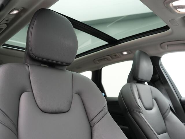 Volvo XC60 2.0 T6 AWD Plus Bright Long Range Plug in Hybrid 350pk Dealer O.H PHEV | Panodak | Adaptive Cruise | Lederen Sportstoelen Memory & Verwarmd | Google Assistent & Maps | Camera | Harman Kardon | Apple Carplay | Pilot Assist | Navigatie | DAB |