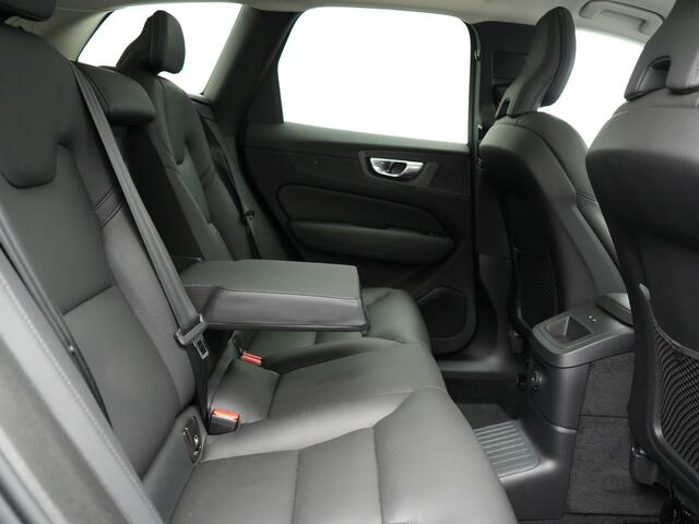 Volvo XC60 2.0 T6 AWD Plus Bright Long Range Plug in Hybrid 350pk Dealer O.H PHEV | Panodak | Adaptive Cruise | Lederen Sportstoelen Memory & Verwarmd | Google Assistent & Maps | Camera | Harman Kardon | Apple Carplay | Pilot Assist | Navigatie | DAB |