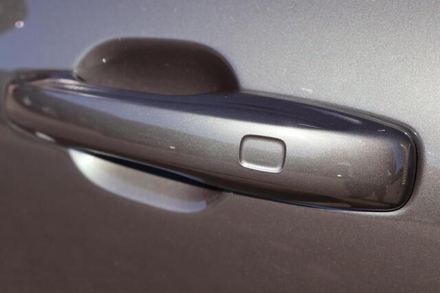Volvo XC60 2.0 Recharge T6 AWD R-Design l Google l Pano l
