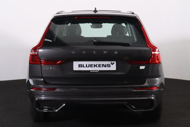Volvo XC60 T6 Recharge AWD Plus Dark - Panorama/schuifdak - IntelliSafe Assist & Surround - 360º Camera - Verwarmde voorstoelen, stuur & achterbank - Parkeersensoren voor & achter - Elektr. bedienb. voorstoelen met geheugen - Draadloze tel. lader - Elektr. inklapbar