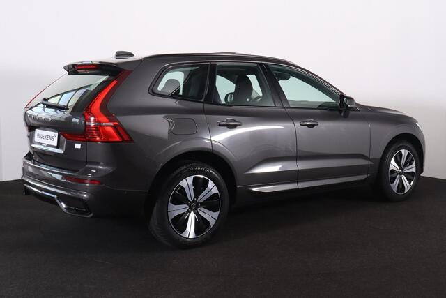Volvo XC60 T6 Recharge AWD Plus Dark - Panorama/schuifdak - IntelliSafe Assist & Surround - 360º Camera - Verwarmde voorstoelen, stuur & achterbank - Parkeersensoren voor & achter - Elektr. bedienb. voorstoelen met geheugen - Draadloze tel. lader - Elektr. inklapbar