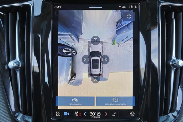 Volvo XC60 T6 Recharge AWD Plus Dark - Panorama/schuifdak - IntelliSafe Assist & Surround - 360º Camera - Verwarmde voorstoelen, stuur & achterbank - Parkeersensoren voor & achter - Elektr. bedienb. voorstoelen met geheugen - Draadloze tel. lader - Elektr. inklapbar