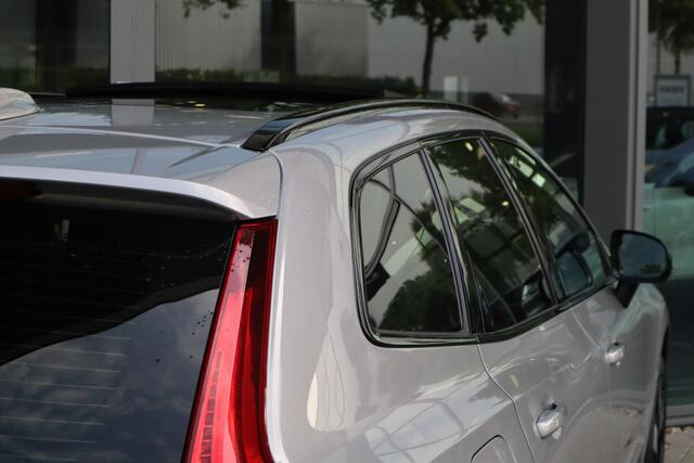 Volvo XC60 2.0 T6 Plug-in hybrid AWD Ultimate Dark | Bowers & Wilkins audiosysteem| Luchtvering| 360* Camera| Head- up Display| Semi- elektrisch inklapbare trekhaak|